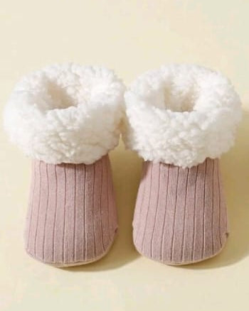 Girls Winter Charm Booties- Pink