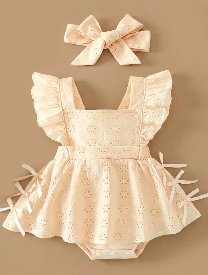 Floral Eyelet Garden Set