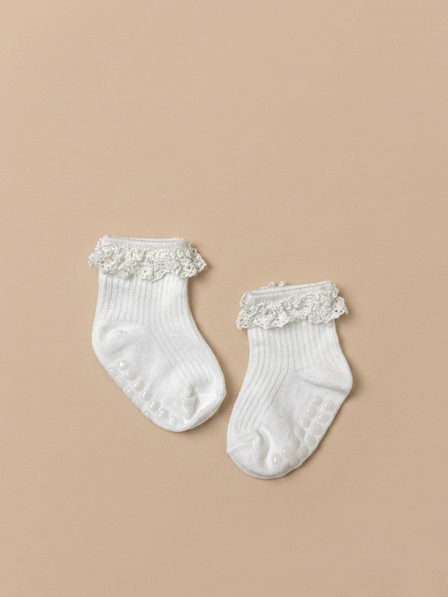 Crochet Ruffle Ankle Socks - White