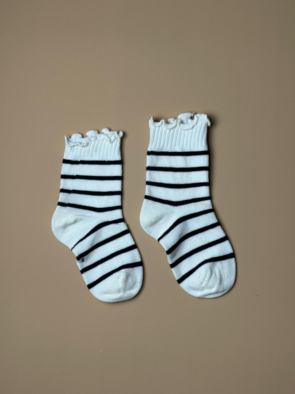 Wavy-top Striped socks