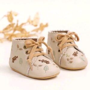 Embroidered Baby Girl shoe